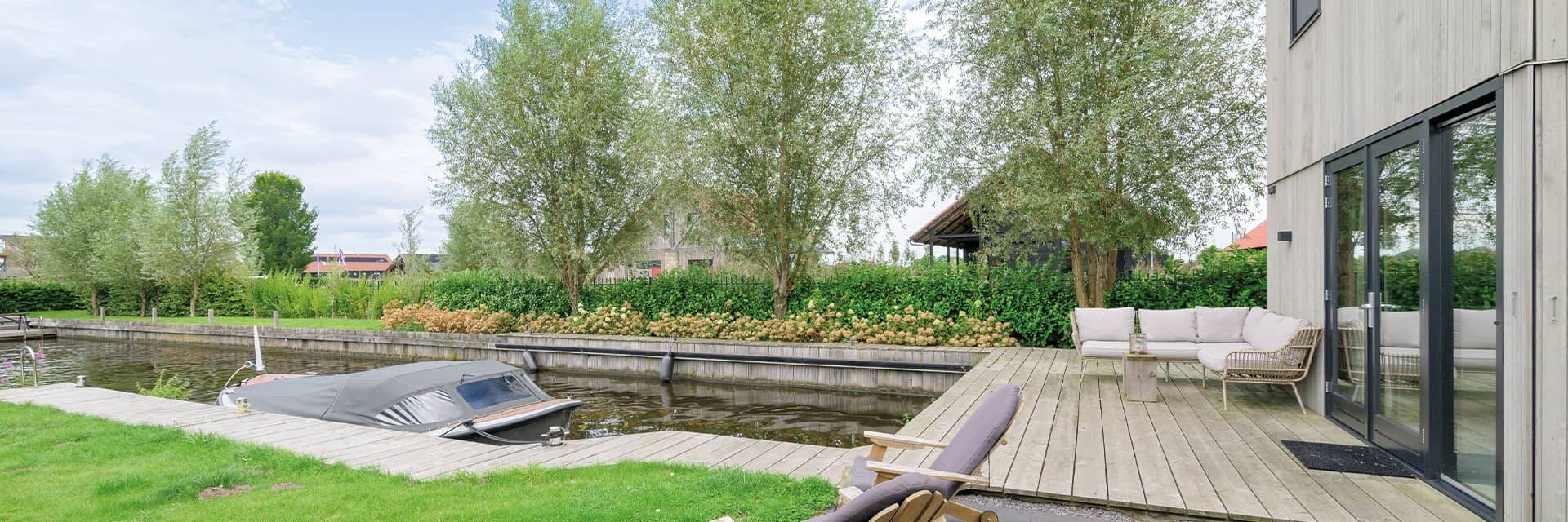 Ferienhaus Friesland mit Boot